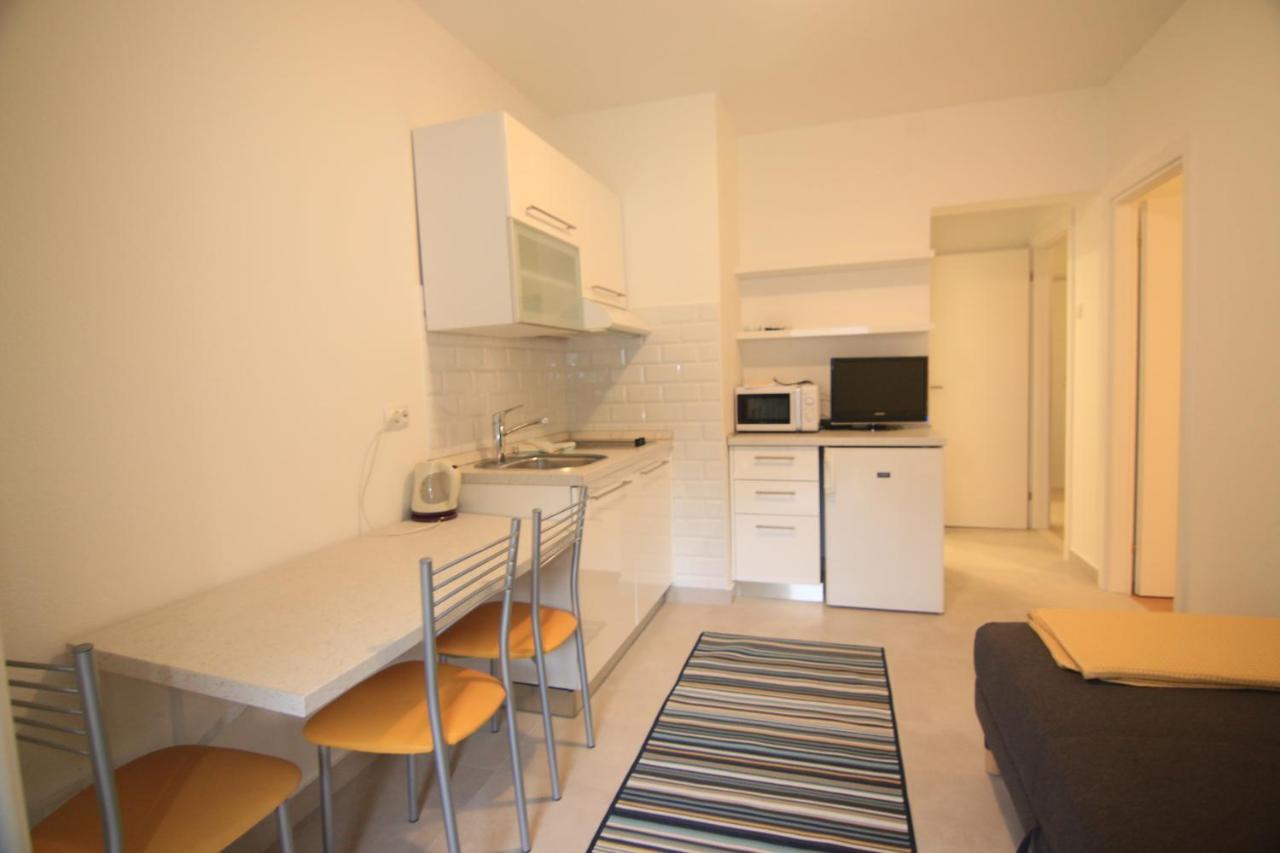 Guest House Marija Бол Экстерьер фото